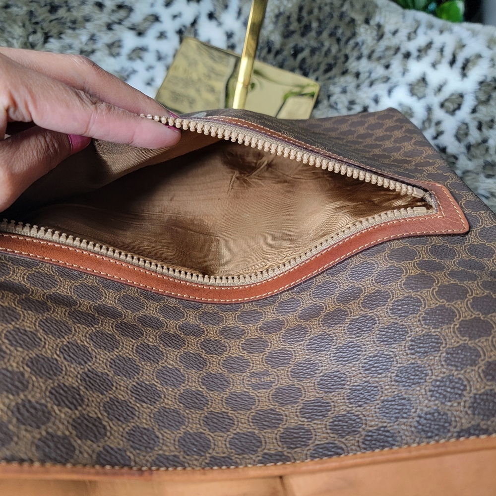 Final✅️ Authentic Celine Brown Monogram Clutch Bag - Picture 12 of 16